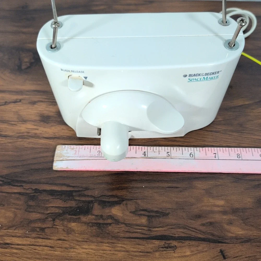 BLACK+DECKER Spacemaker Under-Counter Can Opener EC85 White Hardware Tested